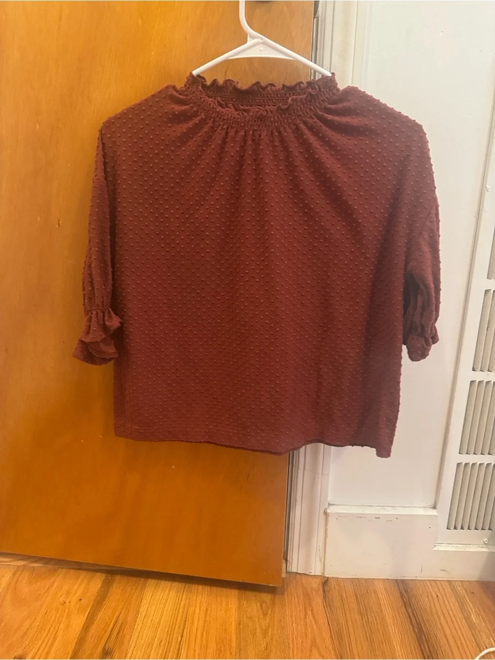 Madewell Size XS Women’s Rust Textured Ruffle Neck Blouse
